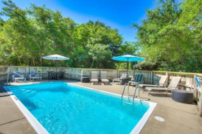 2130 Luna Blu Cottage 5 Min Walk to Beach Pool